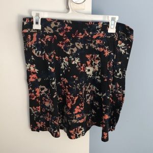Floral print mini skirt!